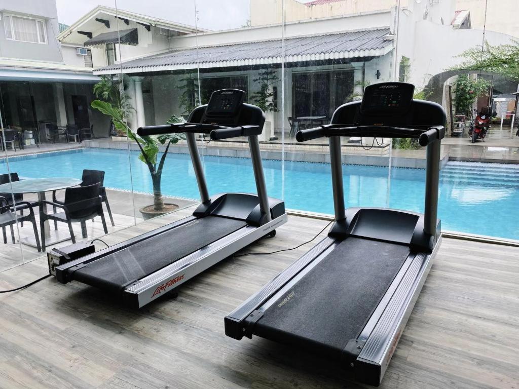 Avenue Suites Hotel&Spa Bacolod Extérieur photo