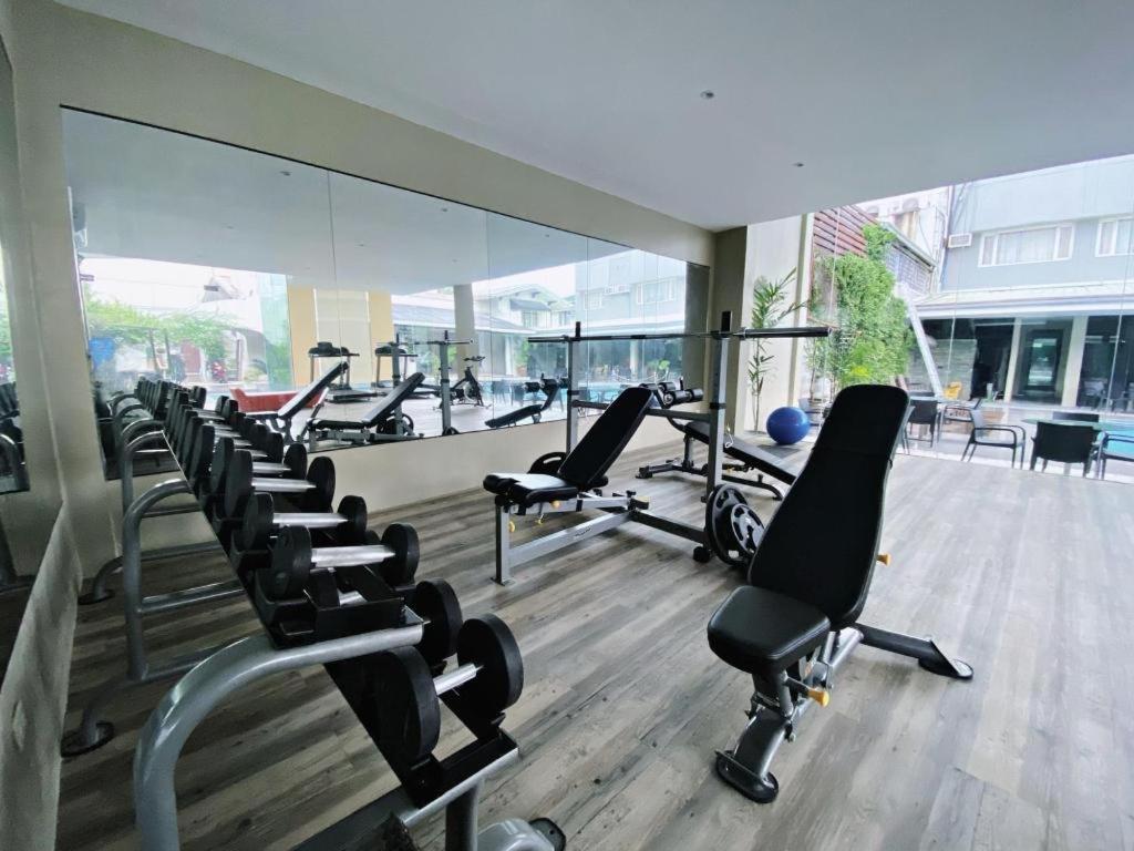 Avenue Suites Hotel&Spa Bacolod Extérieur photo