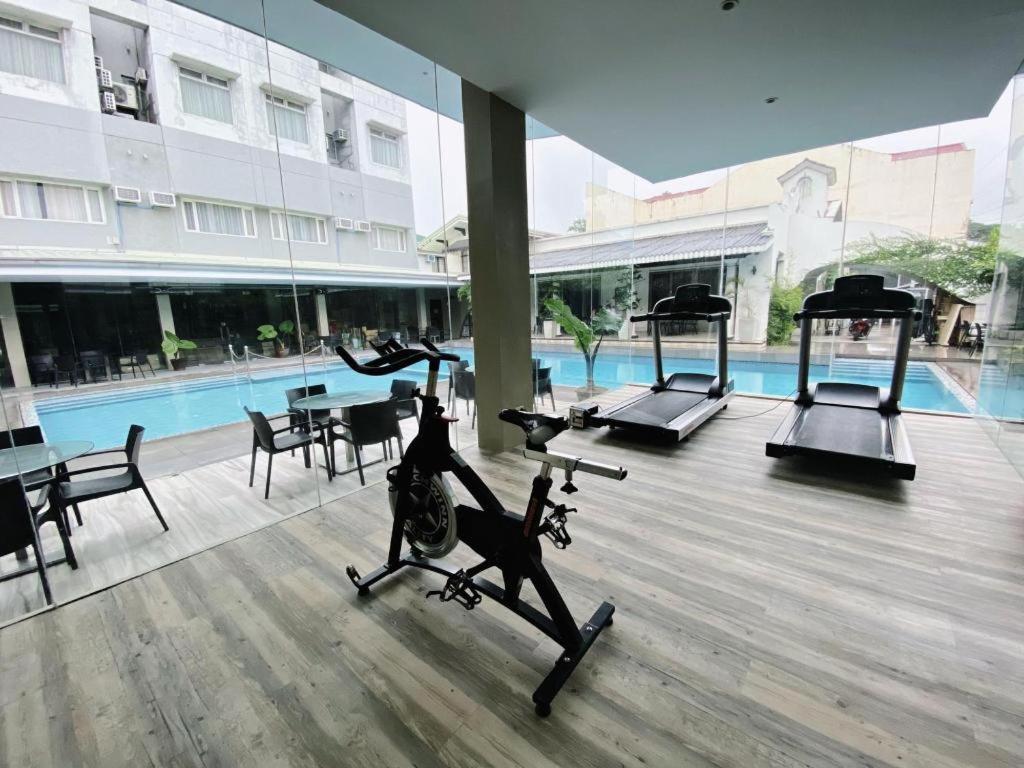 Avenue Suites Hotel&Spa Bacolod Extérieur photo
