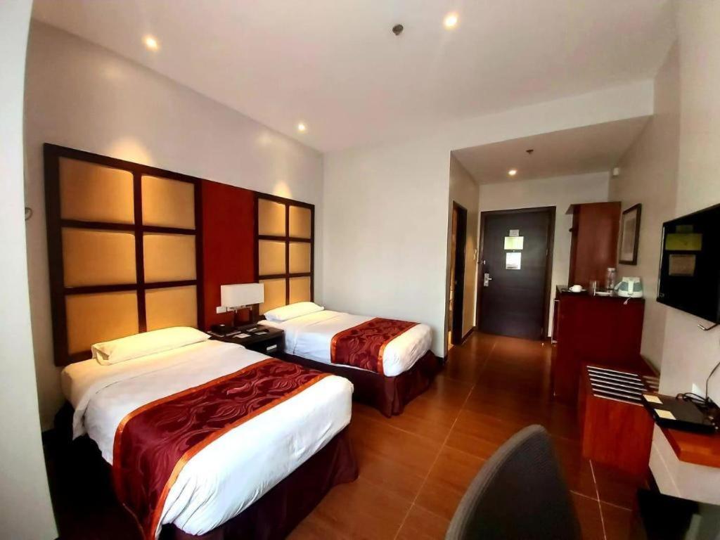 Avenue Suites Hotel&Spa Bacolod Extérieur photo