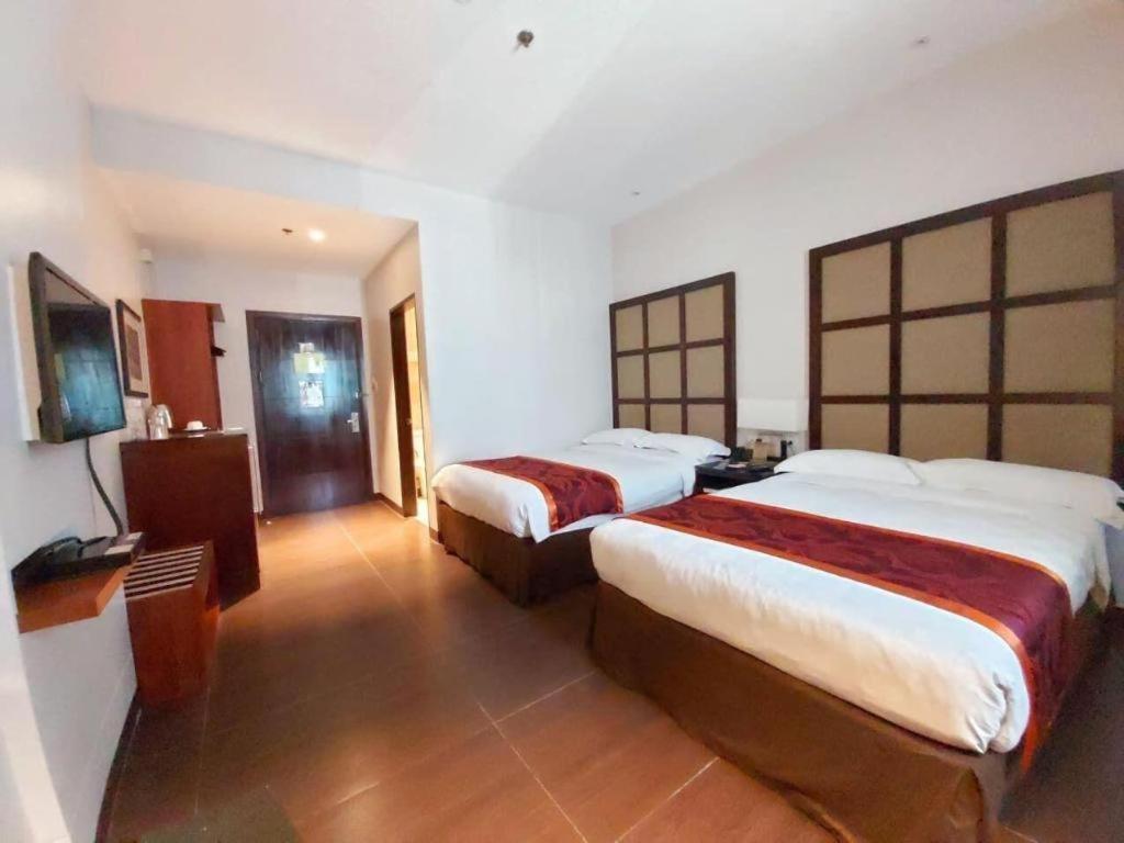Avenue Suites Hotel&Spa Bacolod Extérieur photo