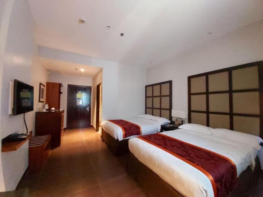 Avenue Suites Hotel&Spa Bacolod Extérieur photo