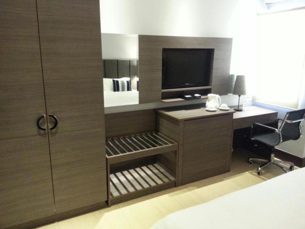 Avenue Suites Hotel&Spa Bacolod Extérieur photo