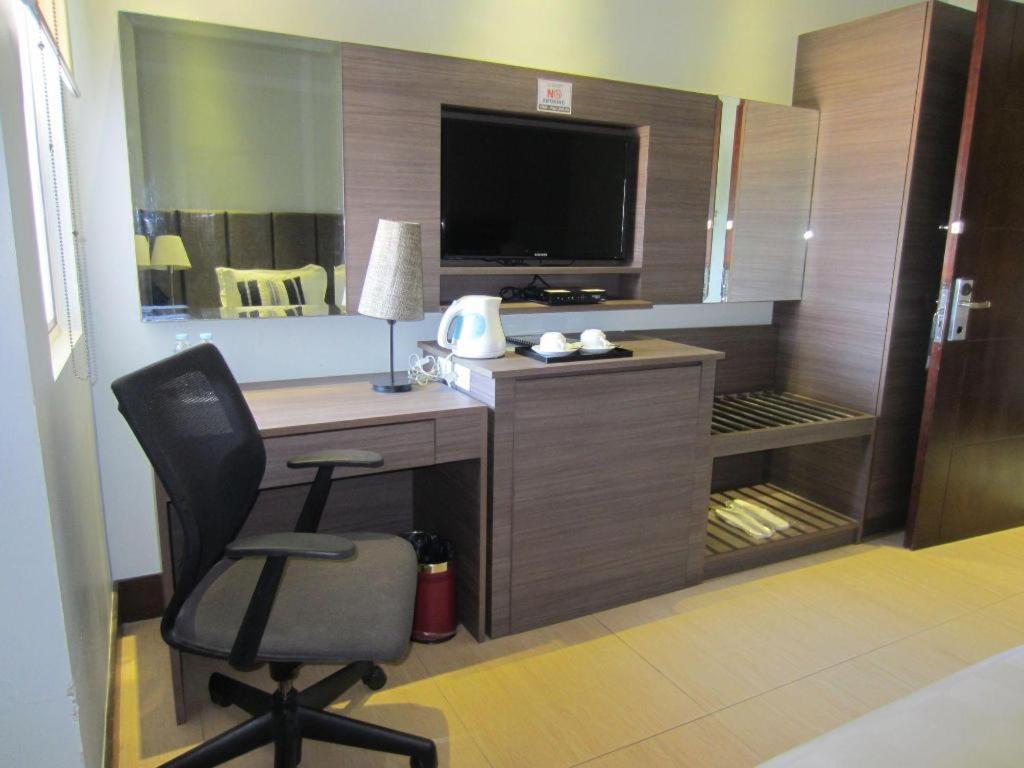 Avenue Suites Hotel&Spa Bacolod Extérieur photo