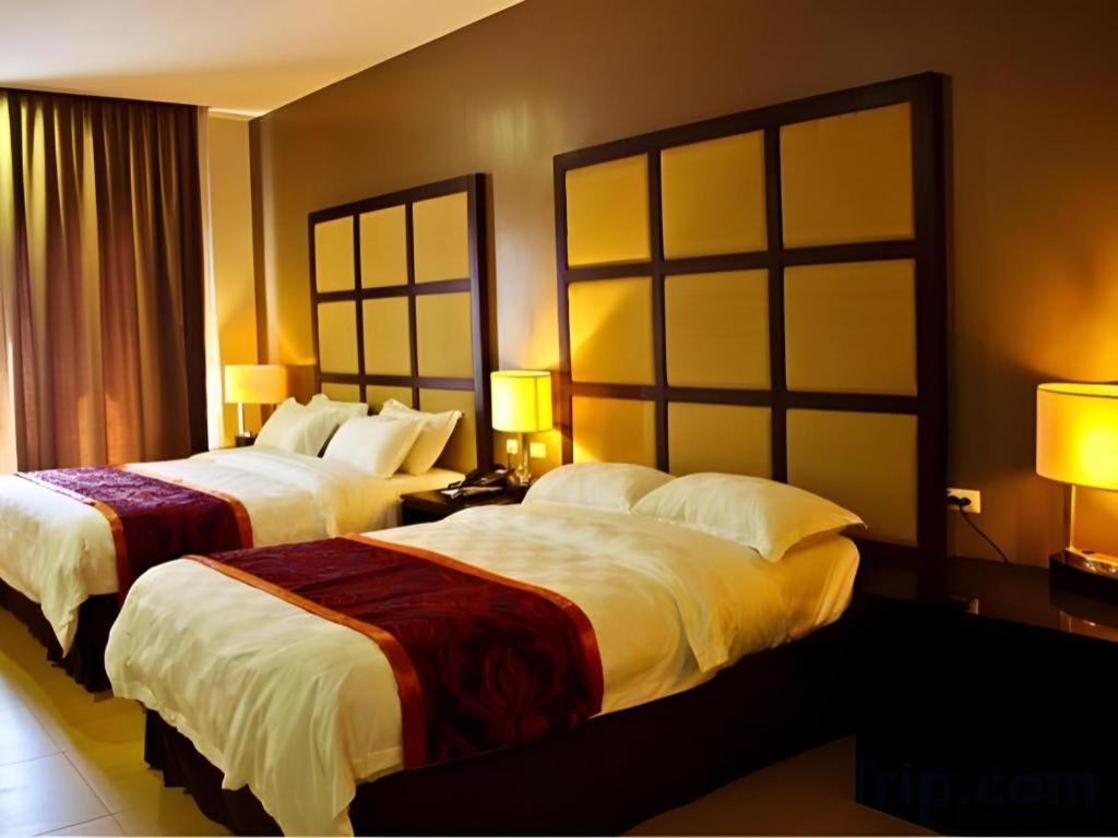 Avenue Suites Hotel&Spa Bacolod Extérieur photo
