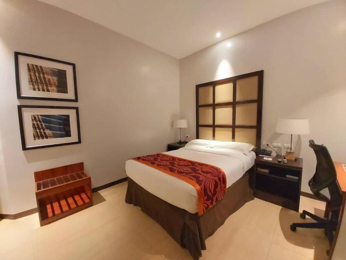 Avenue Suites Hotel&Spa Bacolod Extérieur photo