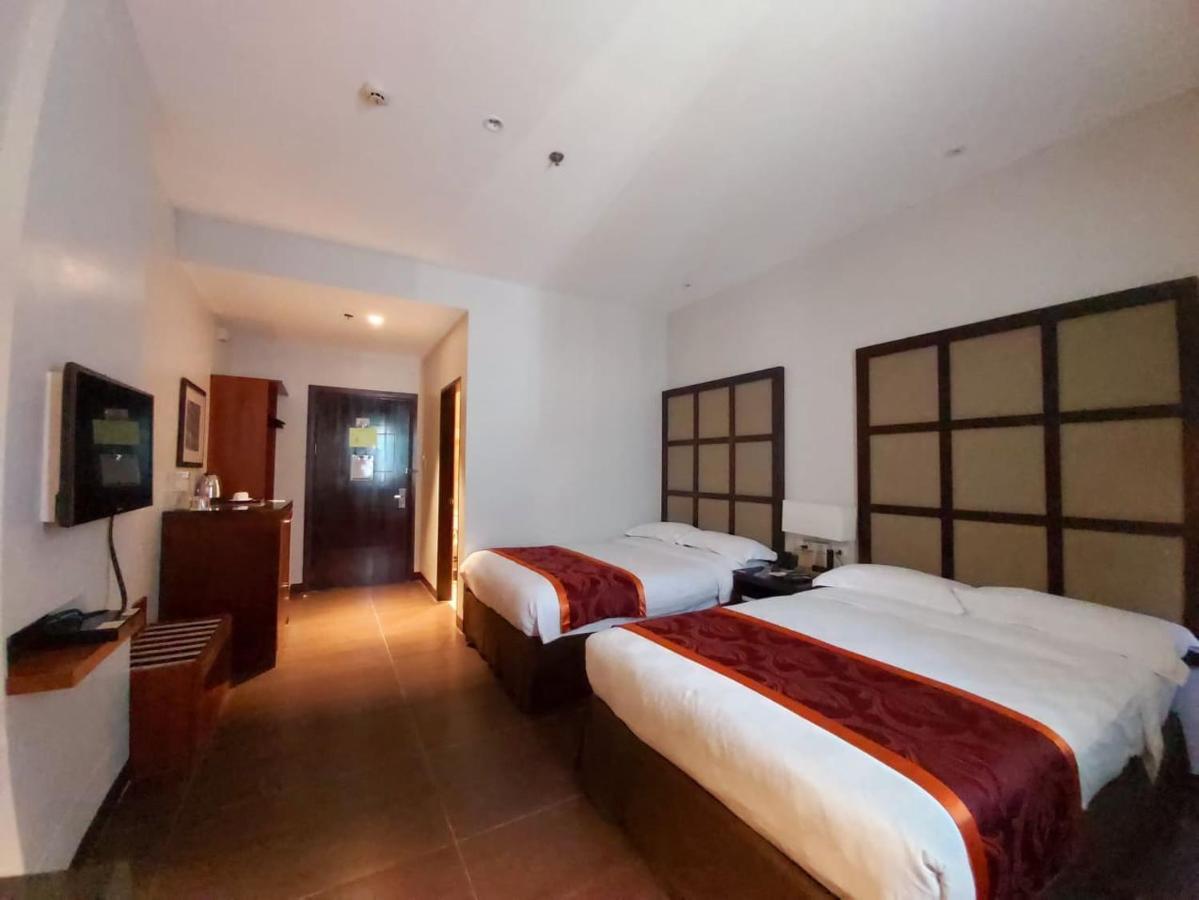 Avenue Suites Hotel&Spa Bacolod Extérieur photo